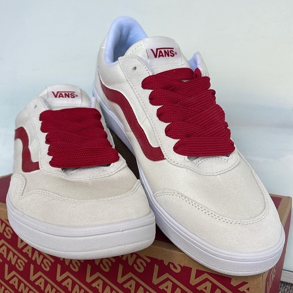 Vans Men’s Cruze Too Cc 90s Retro Blanc De Blanc
VN000CMTJVY
Sneakers - Picture 11 of 16